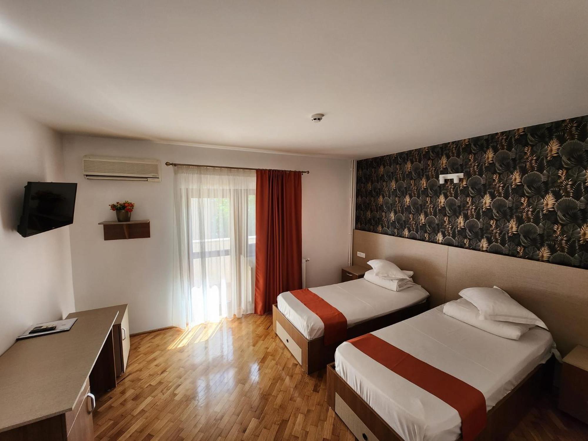 Complex Ramiro Hotel Suceava Buitenkant foto