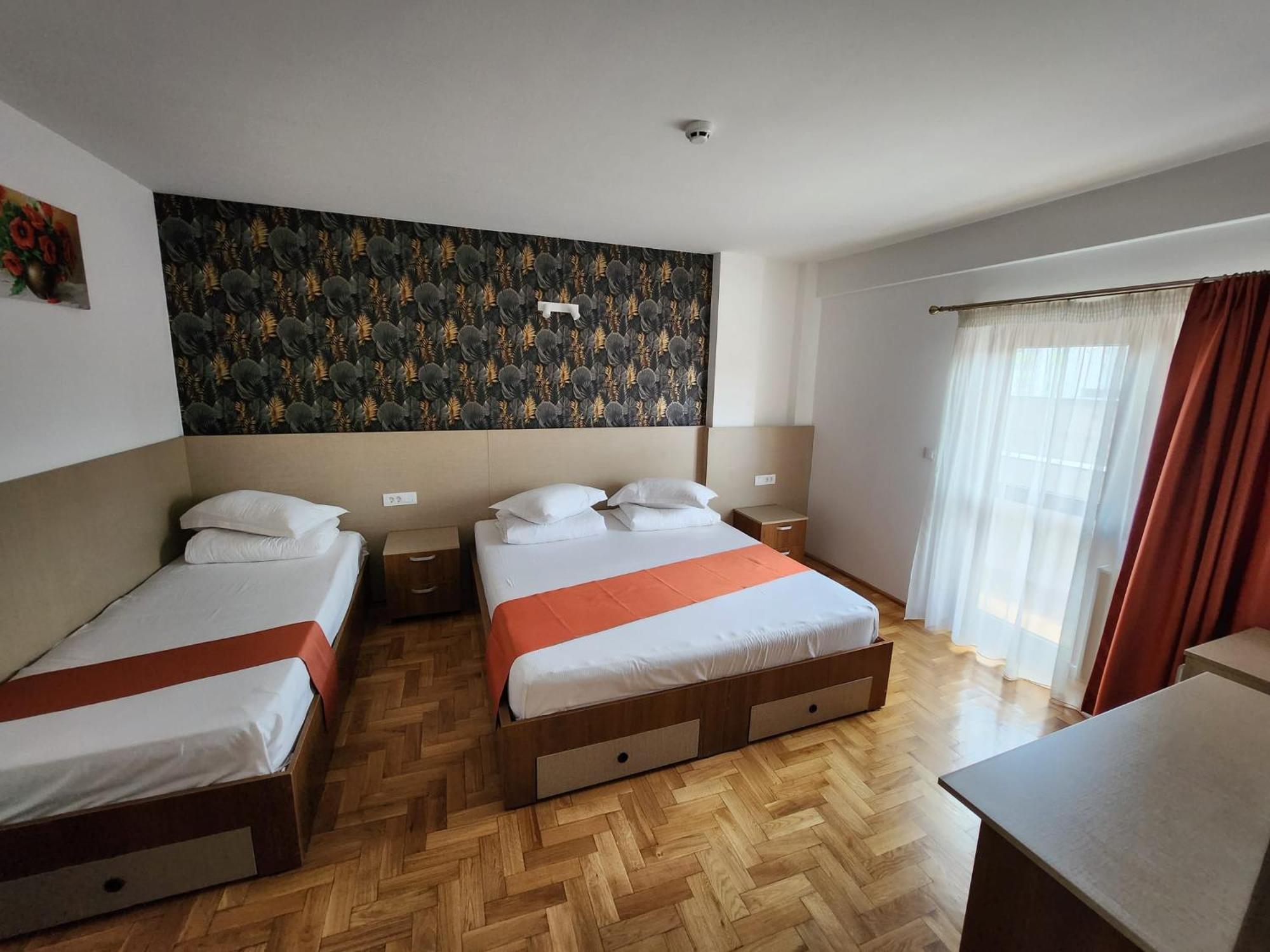 Complex Ramiro Hotel Suceava Buitenkant foto